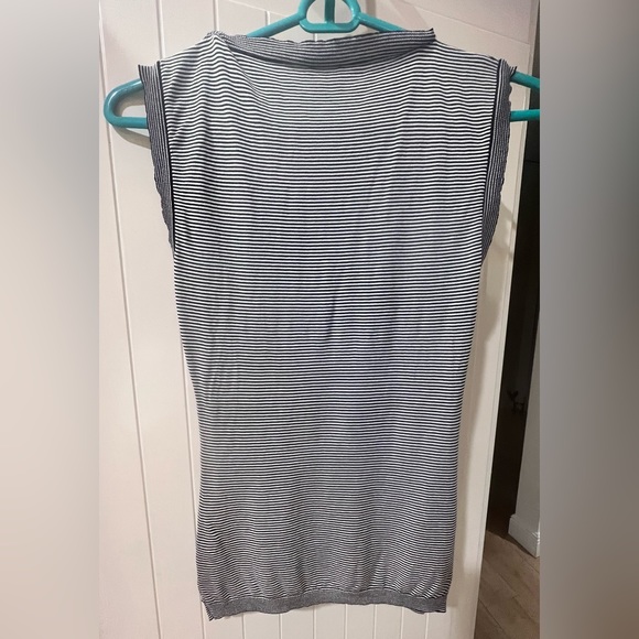 RED Valentino beautiful sleeveless black and white top - Picture 3 of 4